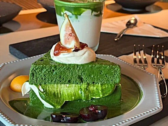 Bakery and pastry applications using culinary matcha powder
